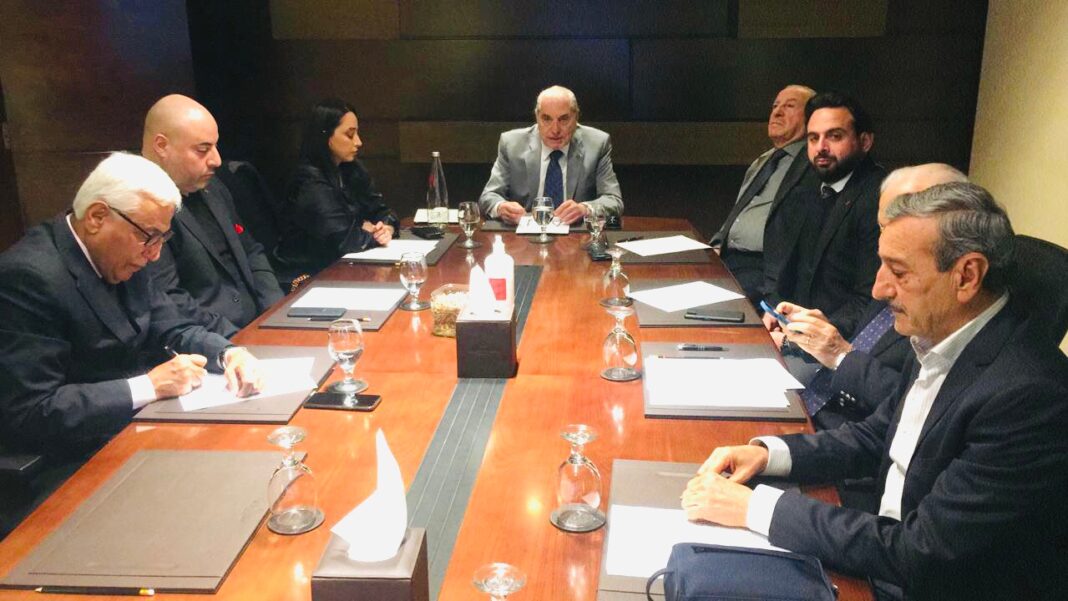 د. نسيب فواز خلال ترأسه إجتماع للمجلس الإغترابي اللبناني للأعمال: لتشجيع الصناعات اللبنانية وإيجاد أسواق خارجية لتحسين واقع لبنان الاقتصادي د. نسيب فواز خلال ترأسه إجتماع للمجلس الإغترابي اللبناني للأعمال: لتشجيع الصناعات اللبنانية وإيجاد أسواق خارجية لتحسين واقع لبنان الاقتصادي