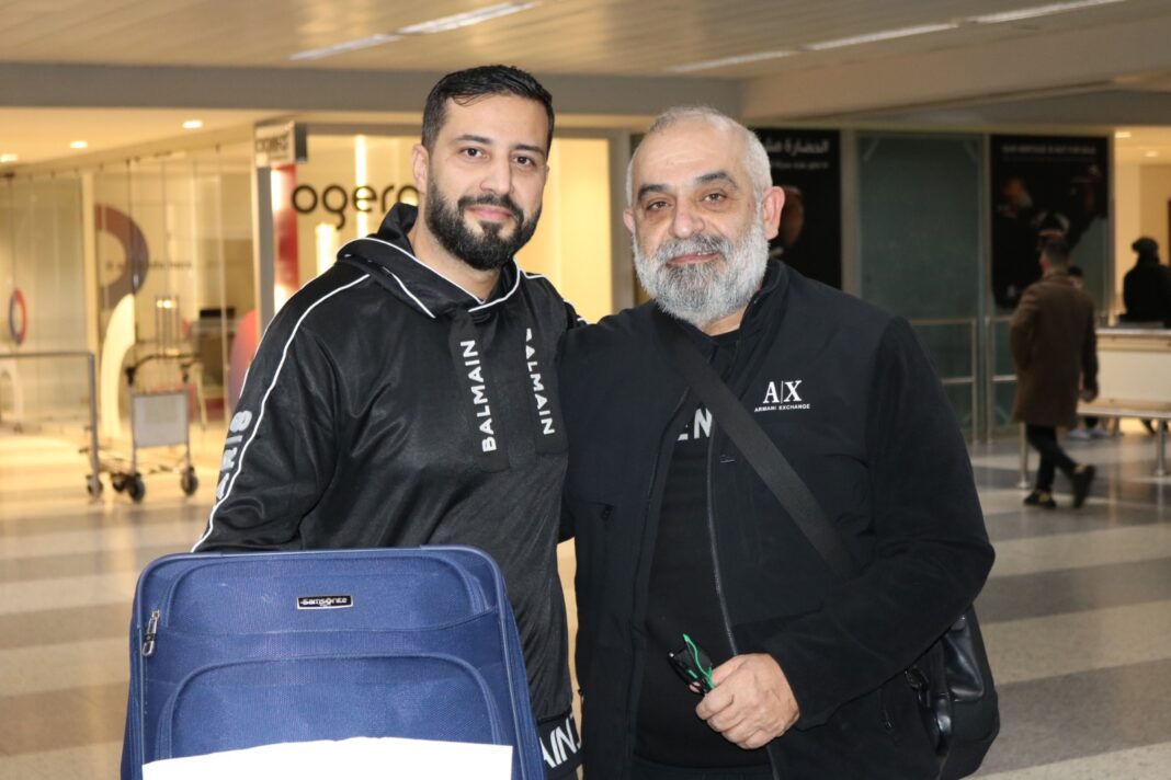 استقبال حاشد في مطار بيروت للفنان طارق حداد استقبال حاشد في مطار بيروت للفنان طارق حداد