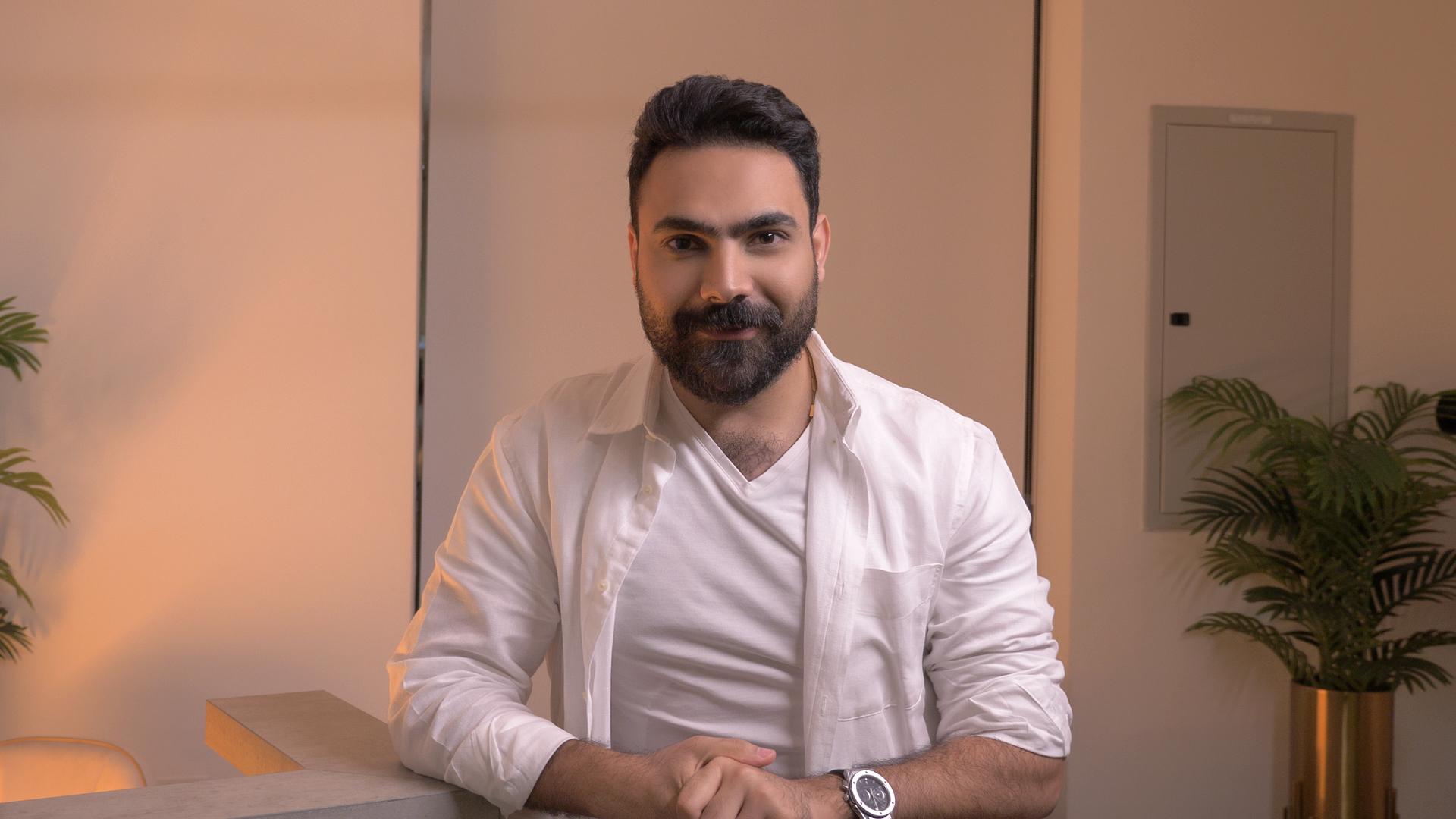 د. محمد أبو عرابي يتألّق بإبتكاراته التي تحفز الكولاجين وتحافظ على جمال البشرة دون جراحة! د. محمد أبو عرابي يتألّق بإبتكاراته التي تحفز الكولاجين وتحافظ على جمال البشرة دون جراحة!