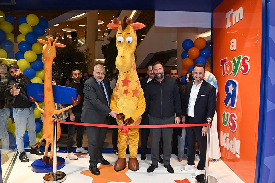 لبنان يستقطب العلامات التجارية العالمية… Toys“R”Us® تفتح أبوابها في بيروت لبنان يستقطب العلامات التجارية العالمية… Toys“R”Us® تفتح أبوابها في بيروت