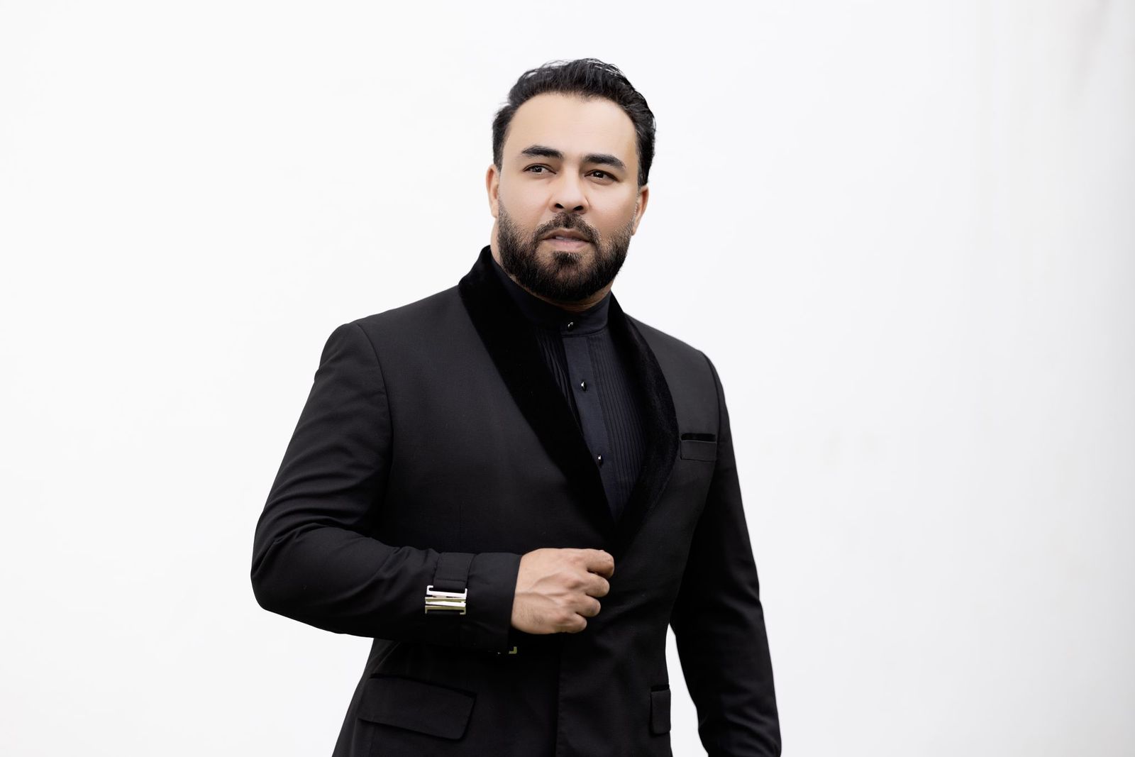 كادير الجابوني يُحيي ذكرى 25 عاماً من العطاء الفني بحفل استثنائي في باريس كادير الجابوني يُحيي ذكرى 25 عاماً من العطاء الفني بحفل استثنائي في باريس
