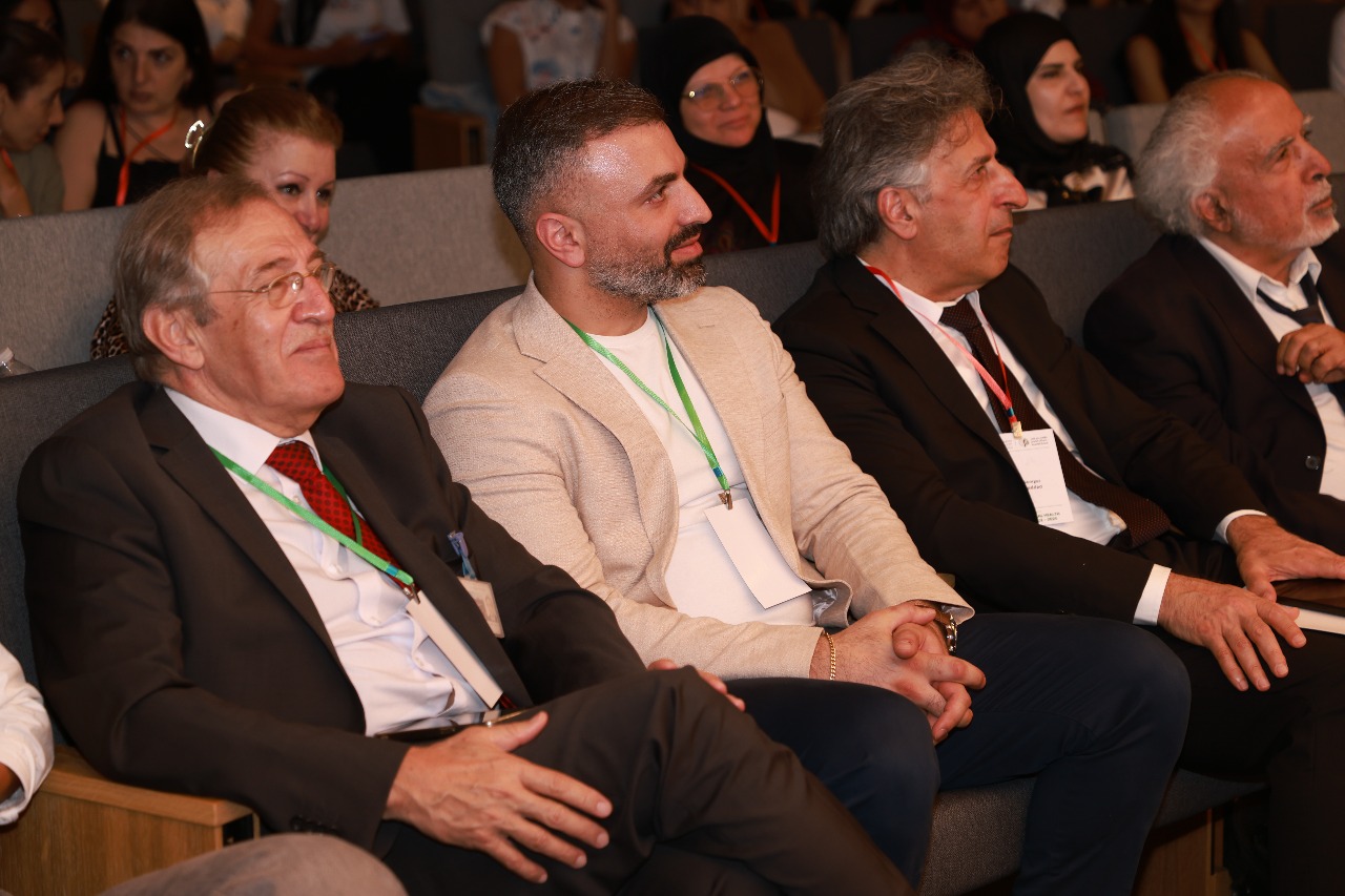 فؤاد منذر: عين وزين مديكل فيليدج منحتنا فرصة لدعم العاملين بالقطاع الصحي فؤاد منذر: عين وزين مديكل فيليدج منحتنا فرصة لدعم العاملين بالقطاع الصحي