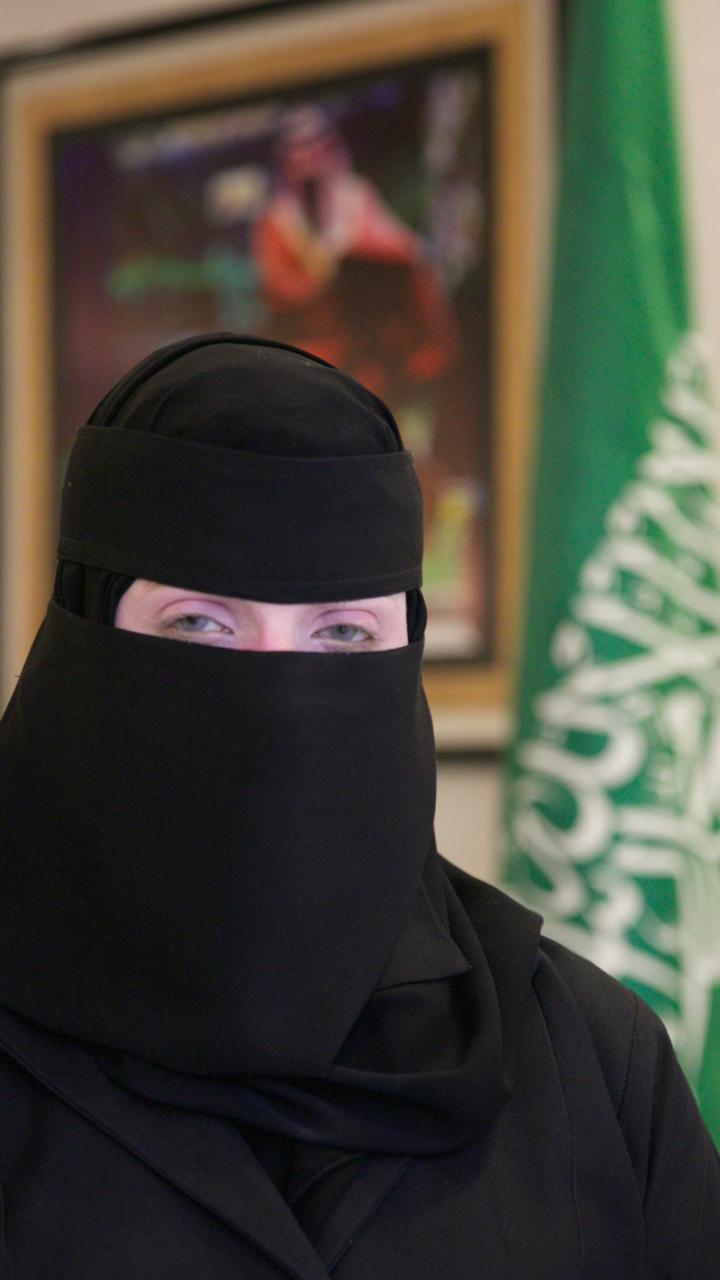 د. خلود المجلاد… من علاج الألم إلى ابتكار نظام ثوري غيّر قواعد النحت الرياضيأيقونة سعودية تقود ثورة النحت الرياضي من الأرض إلى الفضاء د. خلود المجلاد… من علاج الألم إلى ابتكار نظام ثوري غيّر قواعد النحت الرياضيأيقونة سعودية تقود ثورة النحت الرياضي من الأرض إلى الفضاء