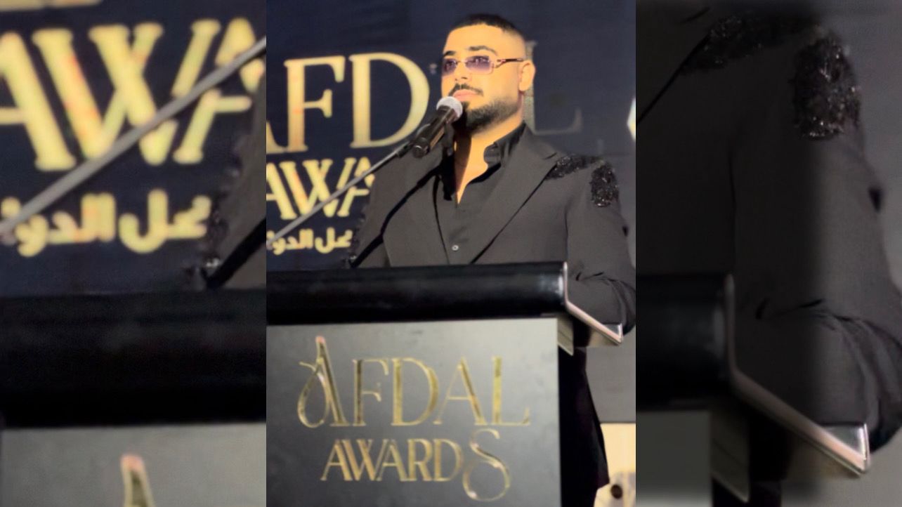 نجاح الاخرس لهذا العام تخطى وعوده ويحظى بجائزة افضل نجم عربي شاب نجاح الاخرس لهذا العام تخطى وعوده ويحظى بجائزة افضل نجم عربي شاب