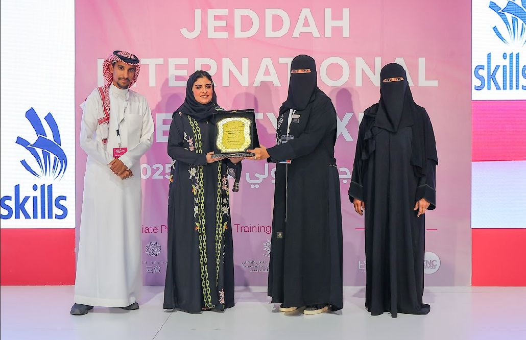 معرض جدة الدولي للجمال يختتم أيامه بإعلان الفائزات في المسابقة الوطنية معرض جدة الدولي للجمال يختتم أيامه بإعلان الفائزات في المسابقة الوطنية