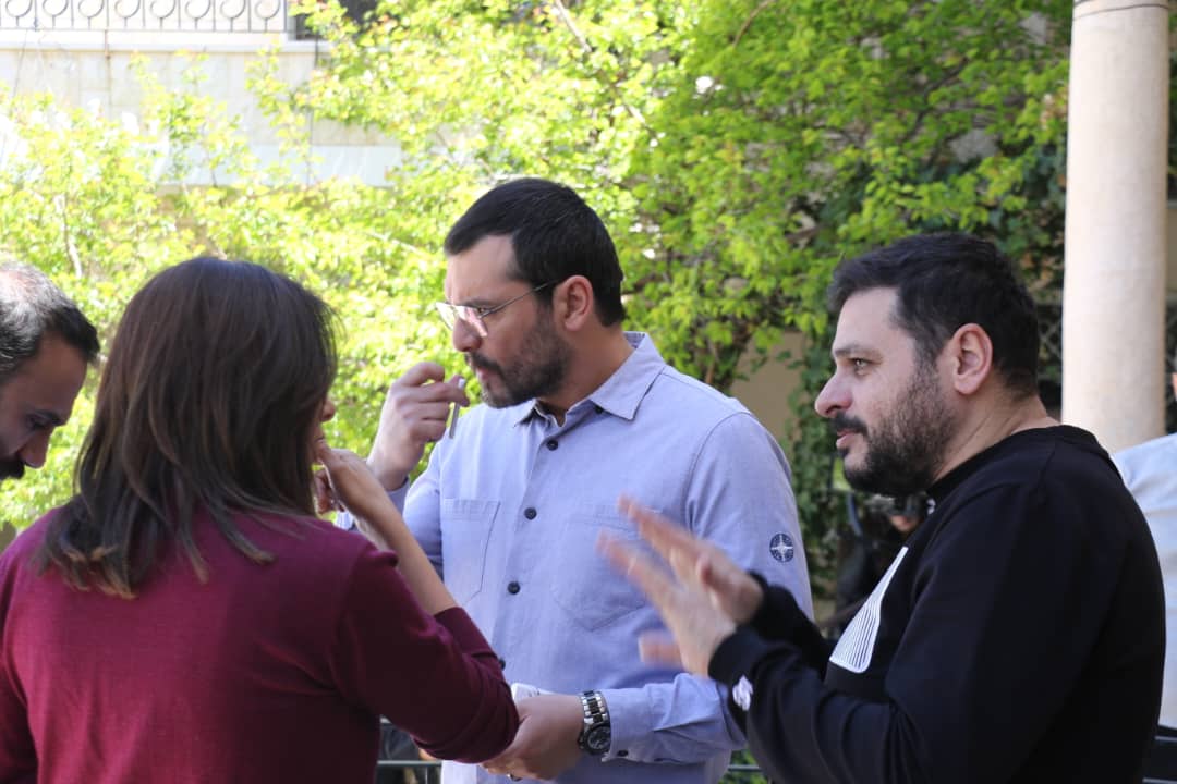 سامر إسماعيل وفايز قزق وأنس طيارة في «القيصر.. لا مكان لا زمان» سامر إسماعيل وفايز قزق وأنس طيارة في «القيصر.. لا مكان لا زمان»