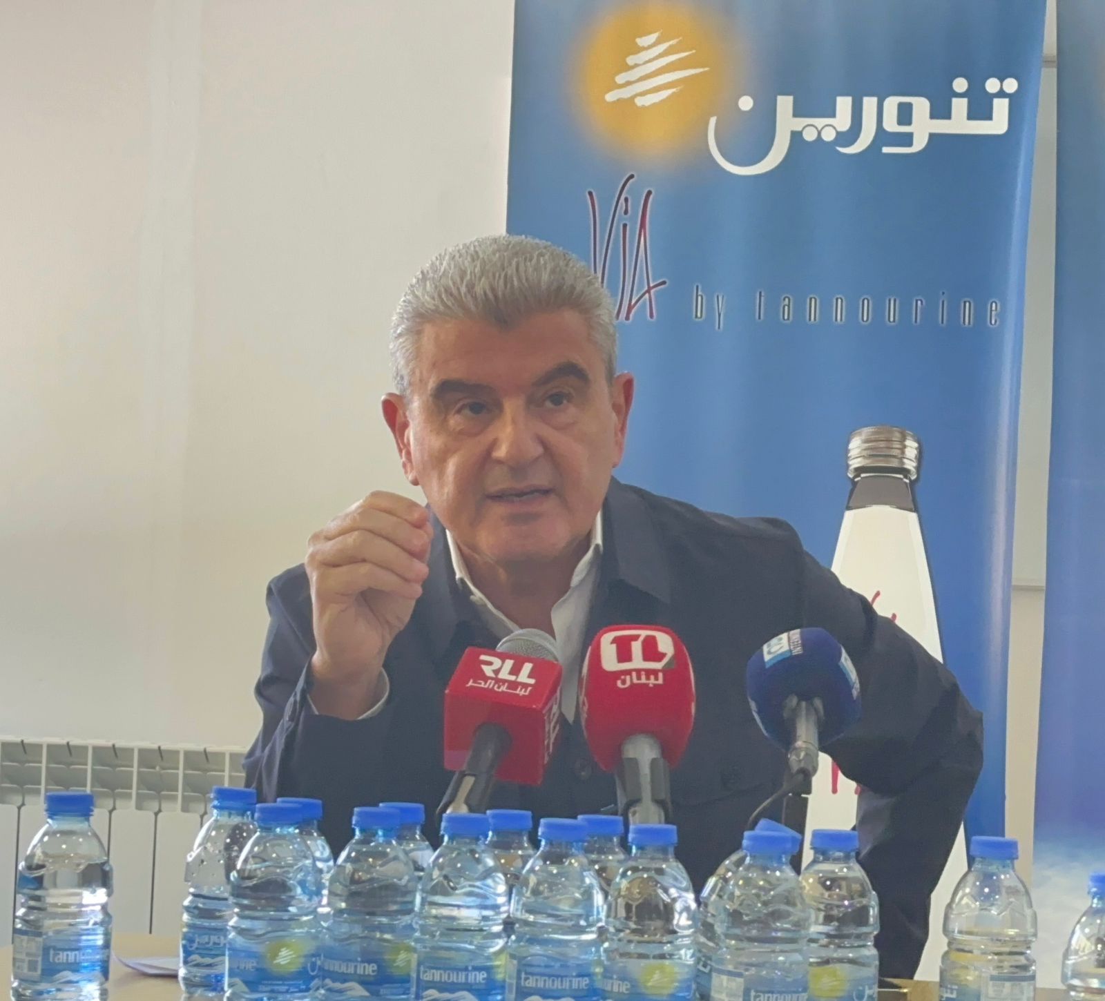 عيسى الخوري تفقد مياه تنورين و”شرب” منها عوقبت بدون وجه حق وعلينا تطمين الأسواق الخارجية الى سلامتها عيسى الخوري تفقد مياه تنورين و”شرب” منها عوقبت بدون وجه حق وعلينا تطمين الأسواق الخارجية الى سلامتها