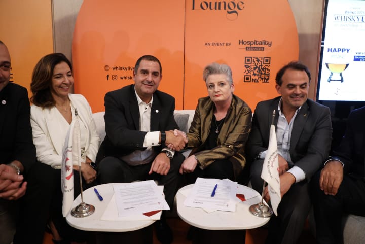 اتفاقية بين “نقابة أصحاب المطاعم” و”DIAGEO” لحماية المستهلك ومكافحة المشروبات المغشوشة اتفاقية بين “نقابة أصحاب المطاعم” و”DIAGEO” لحماية المستهلك ومكافحة المشروبات المغشوشة