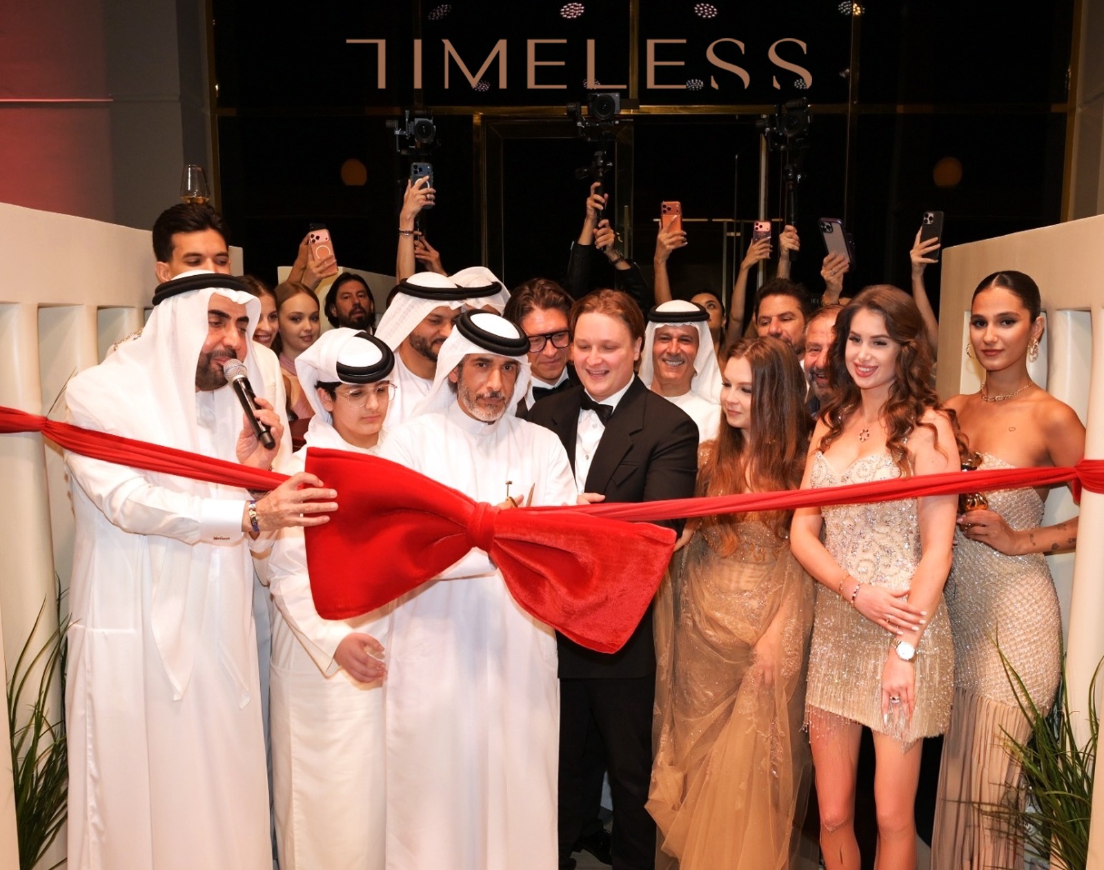 TIMELESS Spotlight The Sky of Dubai & The World TIMELESS Spotlight The Sky of Dubai & The World