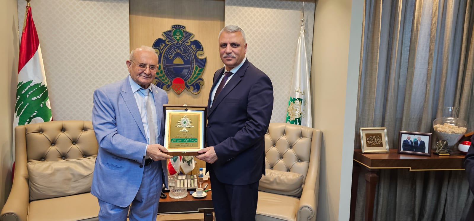 الترشيشي نقدر جهود اللواء حسن شقير في اعادة فتح معبر المصنع الترشيشي نقدر جهود اللواء حسن شقير في اعادة فتح معبر المصنع