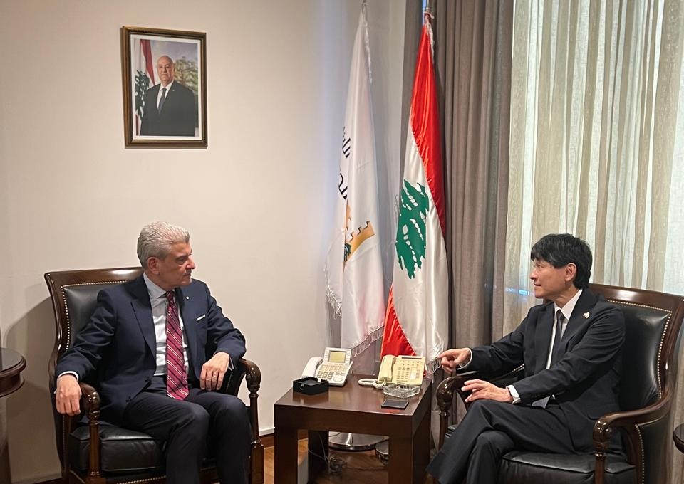 عيسى الخوري وكنجي بحثا في آفاق التعاون الصناعي بين لبنان وطوكيو عيسى الخوري وكنجي بحثا في آفاق التعاون الصناعي بين لبنان وطوكيو