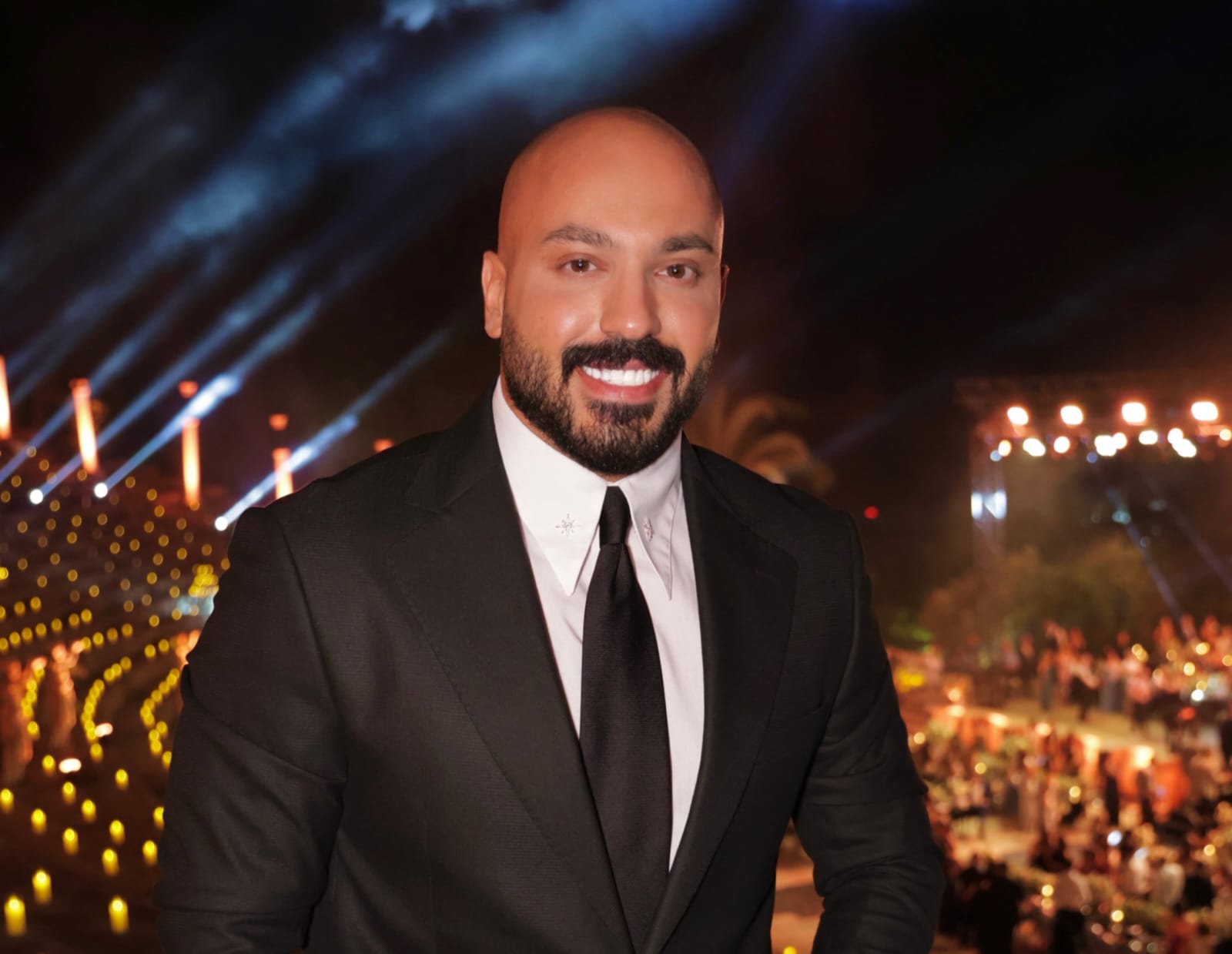 إيّان يشعل المدرّج الروماني في حفل زفاف استثنائي إيّان يشعل المدرّج الروماني في حفل زفاف استثنائي