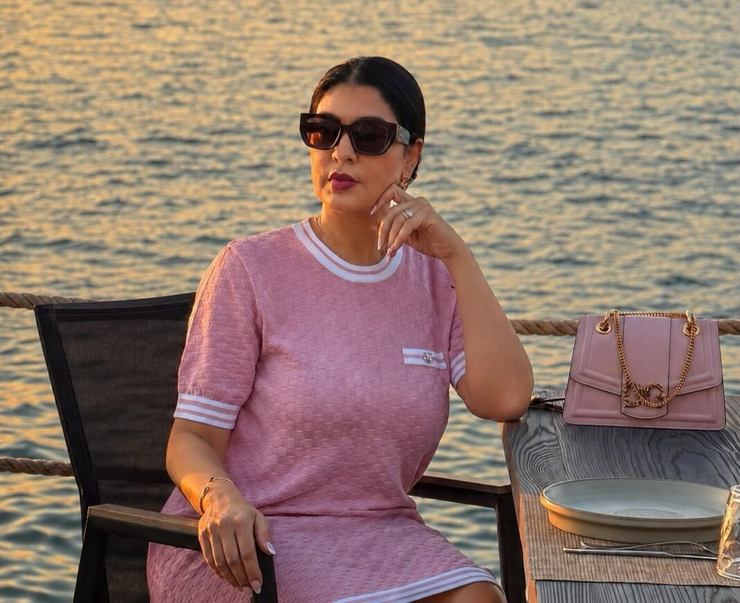 بعد سنوات طويلة … سمر الشامسي تعود إلى بيروت: هل بدأت «فنانة المشاهير» وموناليزا العرب التحضير لانطلاقة كبرى؟ بعد سنوات طويلة … سمر الشامسي تعود إلى بيروت: هل بدأت «فنانة المشاهير» وموناليزا العرب التحضير لانطلاقة كبرى؟
