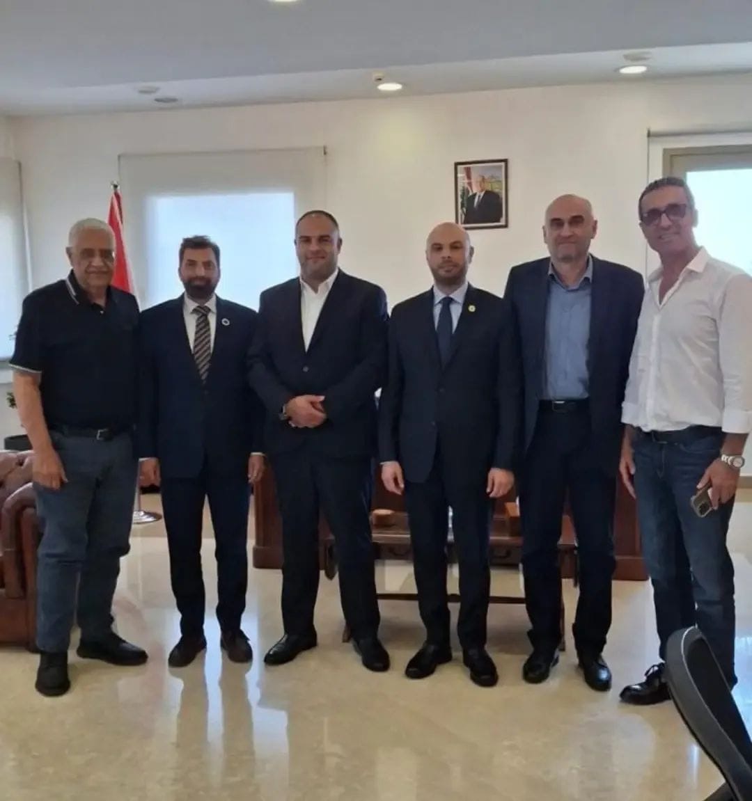 أبو حمدان يبحث مع نقابة أصحاب مراكز البصريات تحديات القطاع وسبل تنظيمه أبو حمدان يبحث مع نقابة أصحاب مراكز البصريات تحديات القطاع وسبل تنظيمه