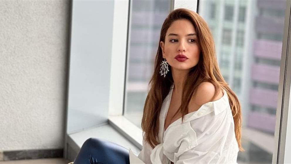 تاتيانا مرعب بائعة ملابس.. اتصال مفاجئ من زوجها بشأن الخيانة ومفاجأة من هيفاء وهبي وسيرين عبدالنور تاتيانا مرعب بائعة ملابس.. اتصال مفاجئ من زوجها بشأن الخيانة ومفاجأة من هيفاء وهبي وسيرين عبدالنور