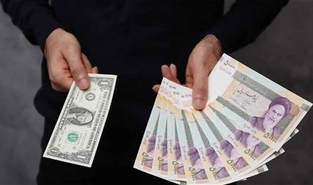 الدولار يتجاوز حاجز 200 ألف تومان في إيران الدولار يتجاوز حاجز 200 ألف تومان في إيران