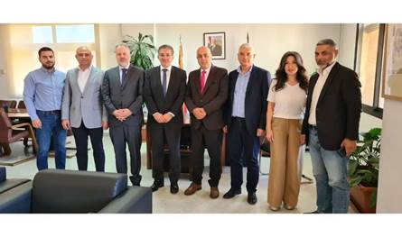 رئيس «ايدال» يبحث مع تجمع الصناعيين في البقاع تعزيز الاستثمارات رئيس «ايدال» يبحث مع تجمع الصناعيين في البقاع تعزيز الاستثمارات