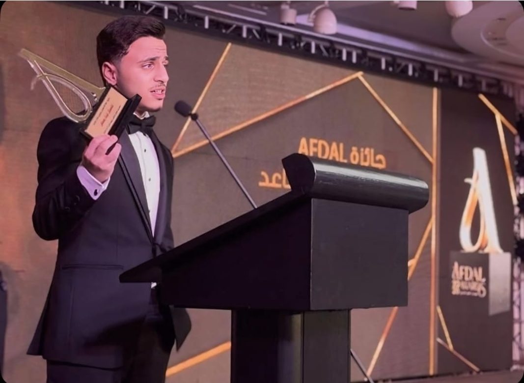 غيث رمضان على مسرح مهرجان أفضل الدولي 2026: «شوفي نجمك ماما»… وعدٌ قطعه قبل 6 سنوات ووفّى به اليوم غيث رمضان على مسرح مهرجان أفضل الدولي 2026: «شوفي نجمك ماما»… وعدٌ قطعه قبل 6 سنوات ووفّى به اليوم