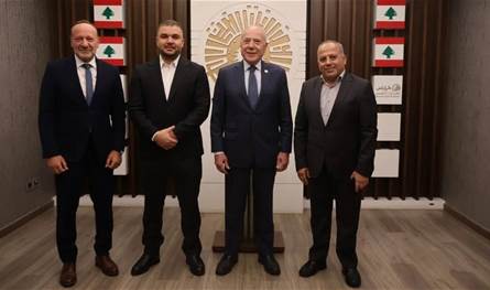 دبوسي يبحث مع رئيسي بلديتي ببنين والمحمرة الشؤون الإنمائية والاقتصادية دبوسي يبحث مع رئيسي بلديتي ببنين والمحمرة الشؤون الإنمائية والاقتصادية