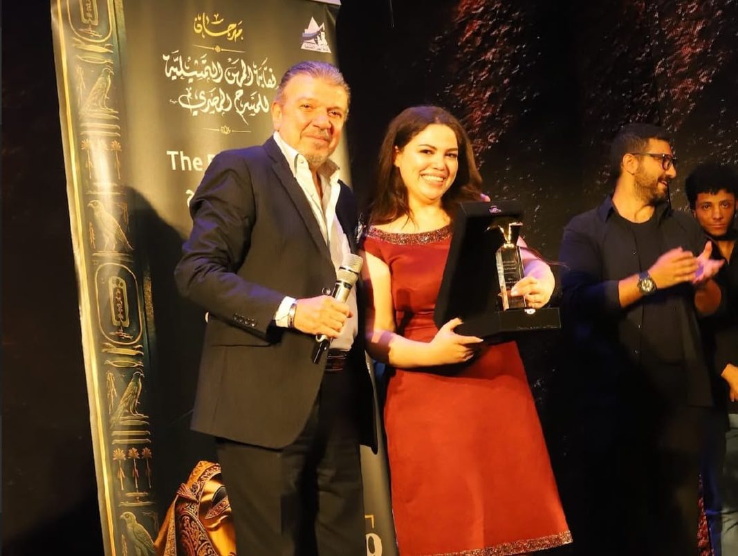 بحضور وائل إحسان وأحمد سلامة.. ياسمين عادل تتألق في «المشهد الأخير» وأحمد سلامة يعلن دعمه لها في جائزة تصويت الجمهور بحضور وائل إحسان وأحمد سلامة.. ياسمين عادل تتألق في «المشهد الأخير» وأحمد سلامة يعلن دعمه لها في جائزة تصويت الجمهور